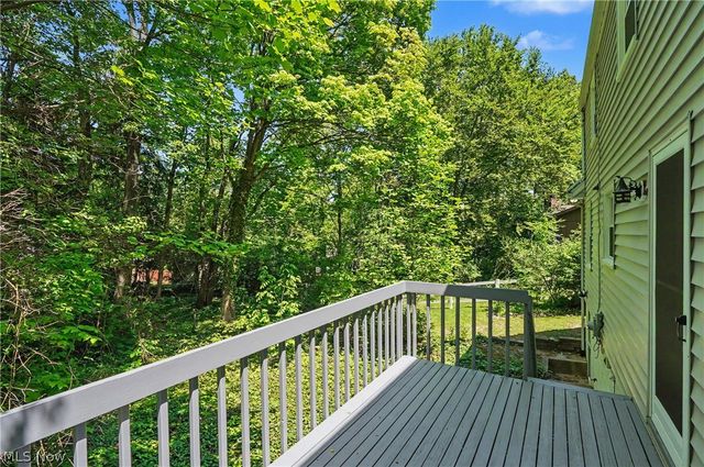 2920 Carters Grove Road, Cuyahoga Falls, OH 44223