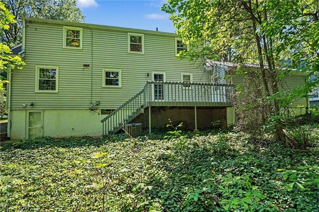 2920 Carters Grove Road, Cuyahoga Falls, OH 44223