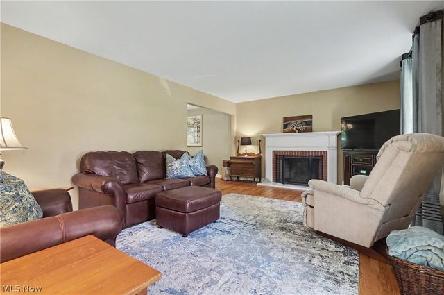 2920 Carters Grove Road, Cuyahoga Falls, OH 44223