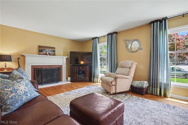 2920 Carters Grove Road, Cuyahoga Falls, OH 44223