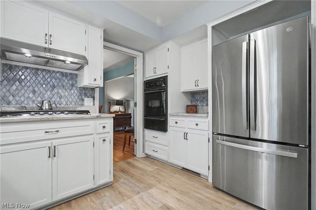 2920 Carters Grove Road, Cuyahoga Falls, OH 44223