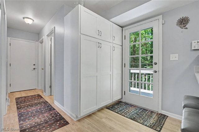 2920 Carters Grove Road, Cuyahoga Falls, OH 44223
