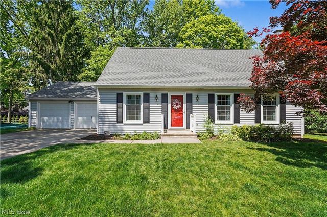 2920 Carters Grove Road, Cuyahoga Falls, OH 44223