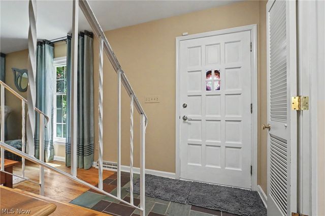 2920 Carters Grove Road, Cuyahoga Falls, OH 44223