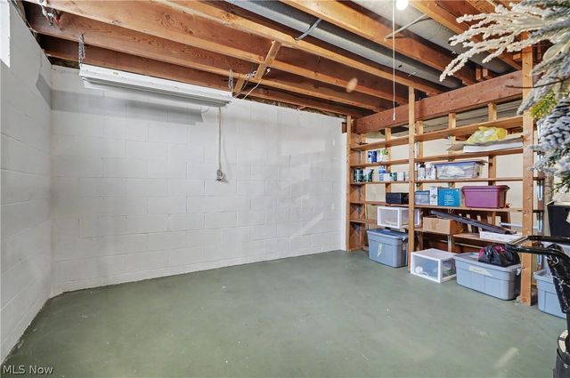 2920 Carters Grove Road, Cuyahoga Falls, OH 44223