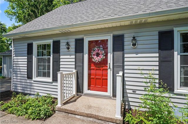 2920 Carters Grove Road, Cuyahoga Falls, OH 44223