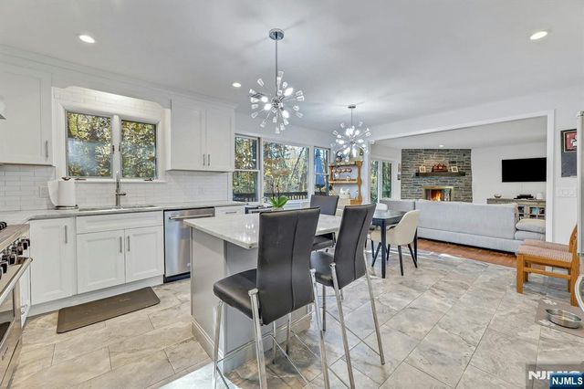 609 Echo Glen Avenue, River Vale, NJ 07675