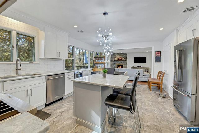 609 Echo Glen Avenue, River Vale, NJ 07675