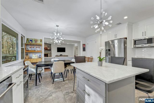 609 Echo Glen Avenue, River Vale, NJ 07675