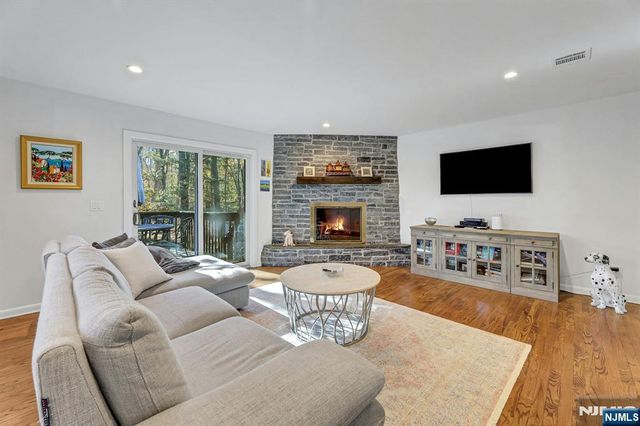 609 Echo Glen Avenue, River Vale, NJ 07675