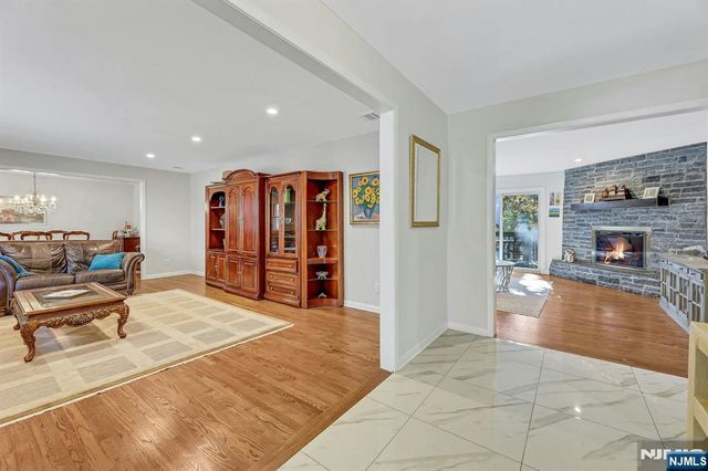 609 Echo Glen Avenue, River Vale, NJ 07675