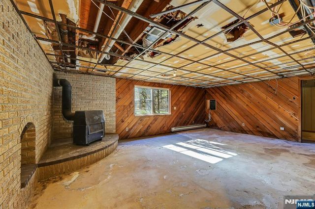 609 Echo Glen Avenue, River Vale, NJ 07675