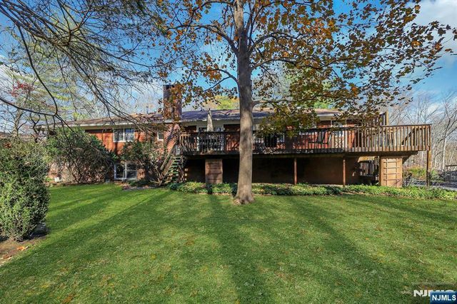 609 Echo Glen Avenue, River Vale, NJ 07675