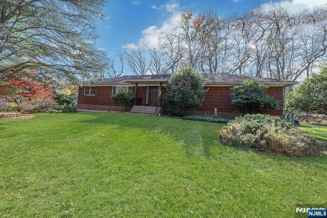 609 Echo Glen Avenue, River Vale, NJ 07675