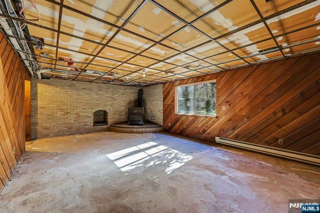 609 Echo Glen Avenue, River Vale, NJ 07675