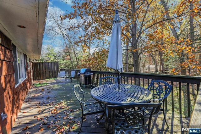 609 Echo Glen Avenue, River Vale, NJ 07675