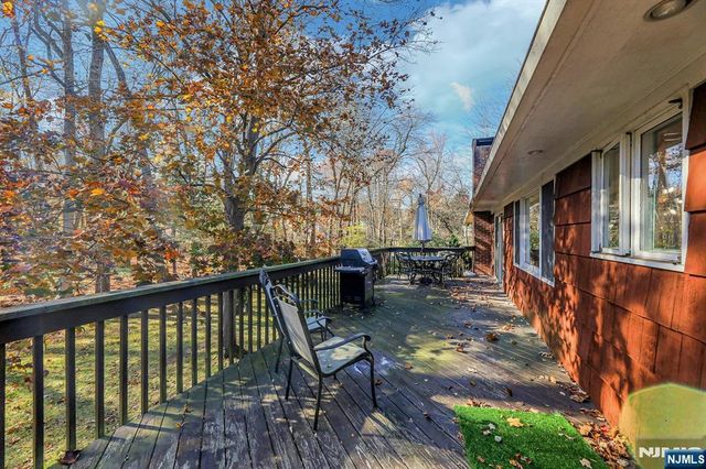 609 Echo Glen Avenue, River Vale, NJ 07675