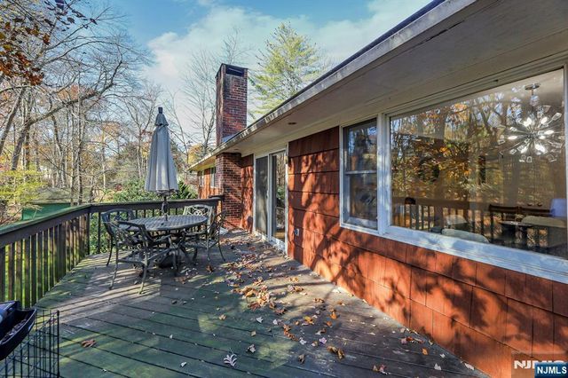 609 Echo Glen Avenue, River Vale, NJ 07675