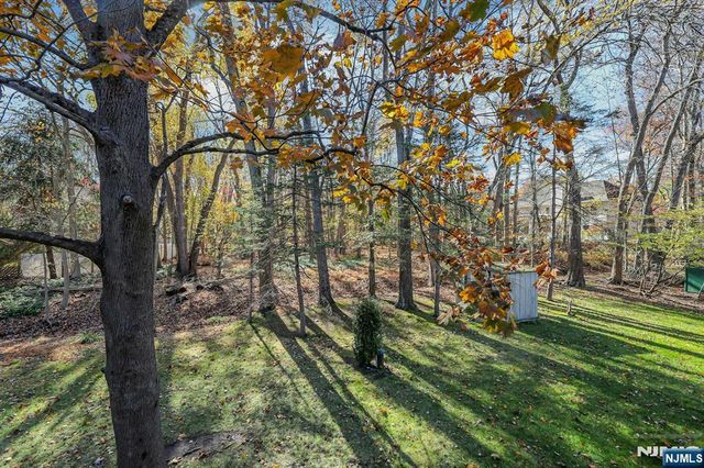 609 Echo Glen Avenue, River Vale, NJ 07675