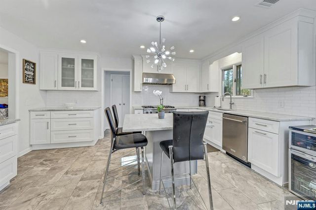 609 Echo Glen Avenue, River Vale, NJ 07675