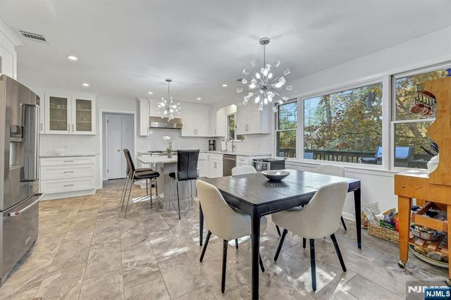 609 Echo Glen Avenue, River Vale, NJ 07675