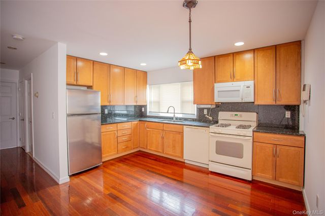 540 E Chester Street, Long Beach, NY 11561