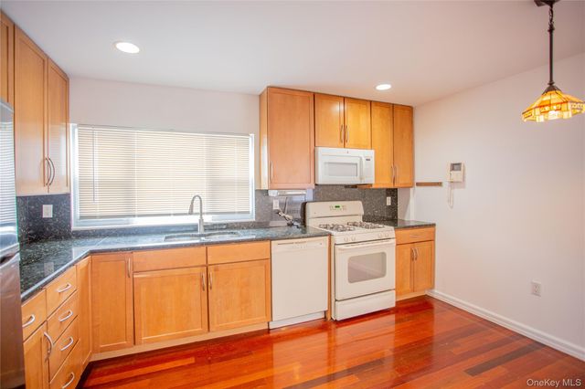 540 E Chester Street, Long Beach, NY 11561