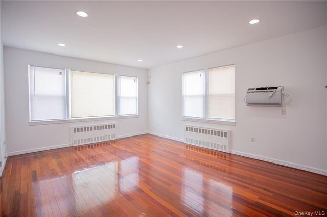 540 E Chester Street, Long Beach, NY 11561