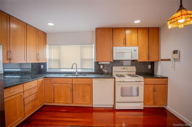 540 E Chester Street, Long Beach, NY 11561