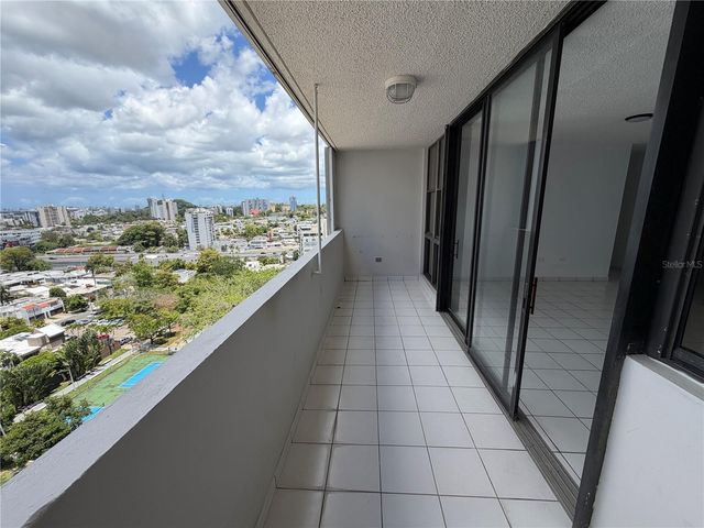 2736 AVE. LUIS VIGOREAUX 15-G, Guaynabo, PR 00966