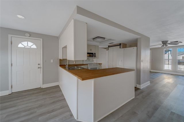 8234 MEDFORD DRIVE, Port Richey, FL 34668