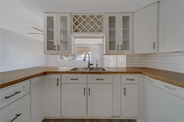 8234 MEDFORD DRIVE, Port Richey, FL 34668