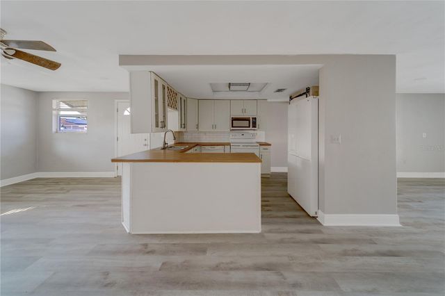 8234 MEDFORD DRIVE, Port Richey, FL 34668