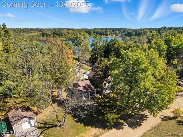 8791 Fairway Drive, Gregory, MI 48137