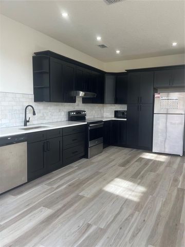 550 MONROE CIRCLE, Davenport, FL 33896