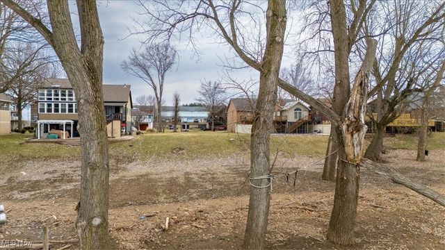 11 & 27 Anns Drive, Vienna, WV 26105