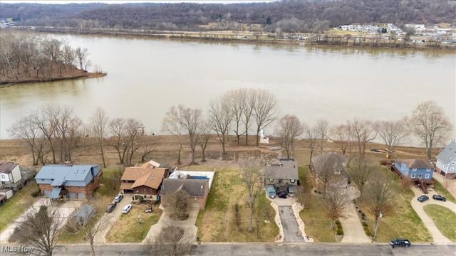 11 & 27 Anns Drive, Vienna, WV 26105