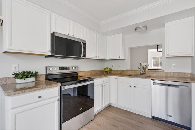 232 FINCHINGFIELD CT, Sterling, VA 20165