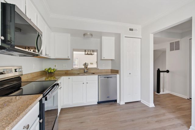 232 FINCHINGFIELD CT, Sterling, VA 20165