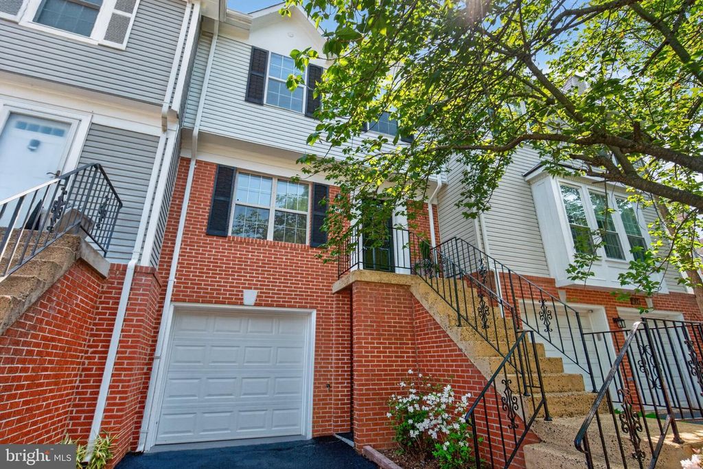 232 FINCHINGFIELD CT, Sterling, VA 20165