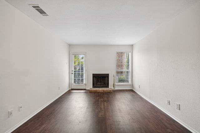 18333 Roehampton Drive 315, Dallas, TX 75252