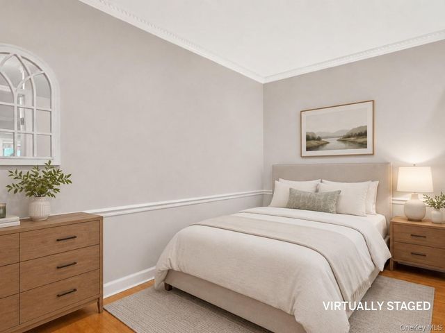 7 Chateaux Circle 7x, Scarsdale, NY 10583