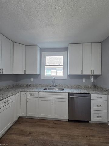 853 32nd ST, Newport News, VA 23607