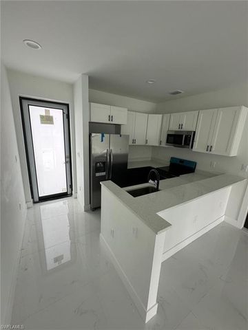 465 Petite AVE, Lehigh Acres, FL 33974