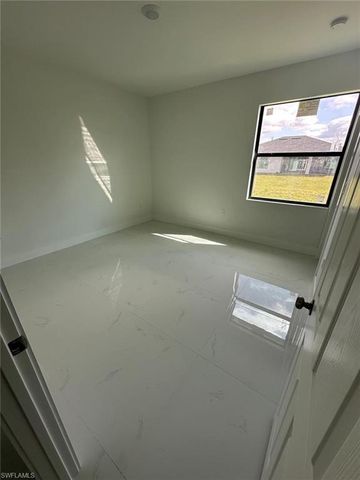 465 Petite AVE, Lehigh Acres, FL 33974