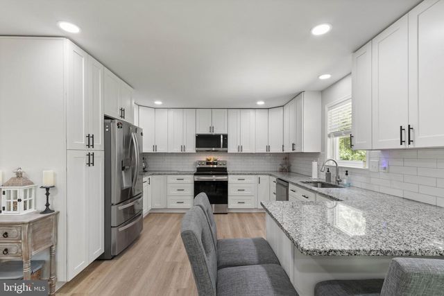 1906 LAKEVIEW PKWY, Locust Grove, VA 22508