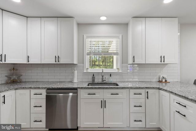 1906 LAKEVIEW PKWY, Locust Grove, VA 22508