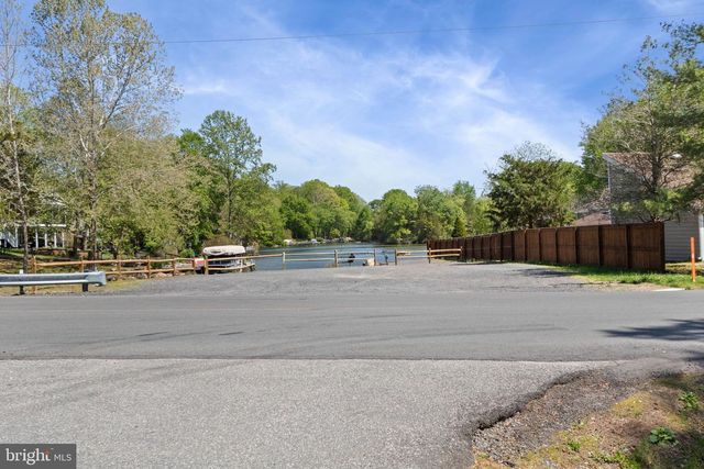 1906 LAKEVIEW PKWY, Locust Grove, VA 22508