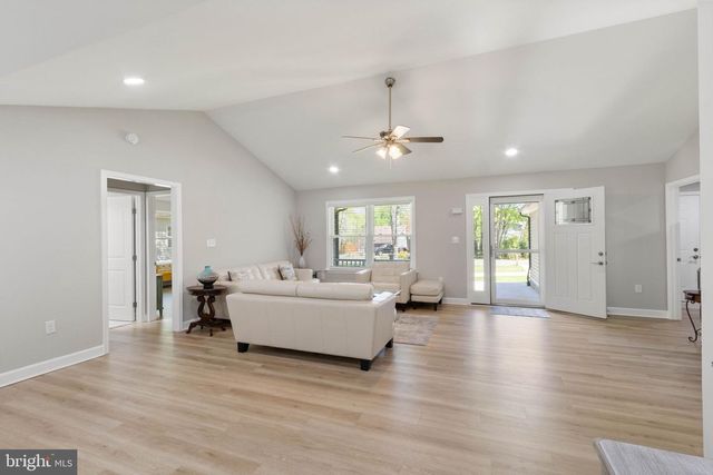 1906 LAKEVIEW PKWY, Locust Grove, VA 22508