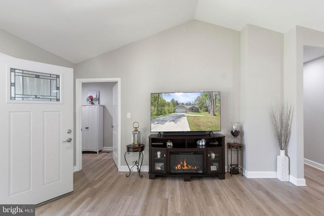 1906 LAKEVIEW PKWY, Locust Grove, VA 22508